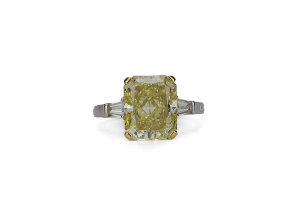 Graff Ring Fancy Yellow Diamond